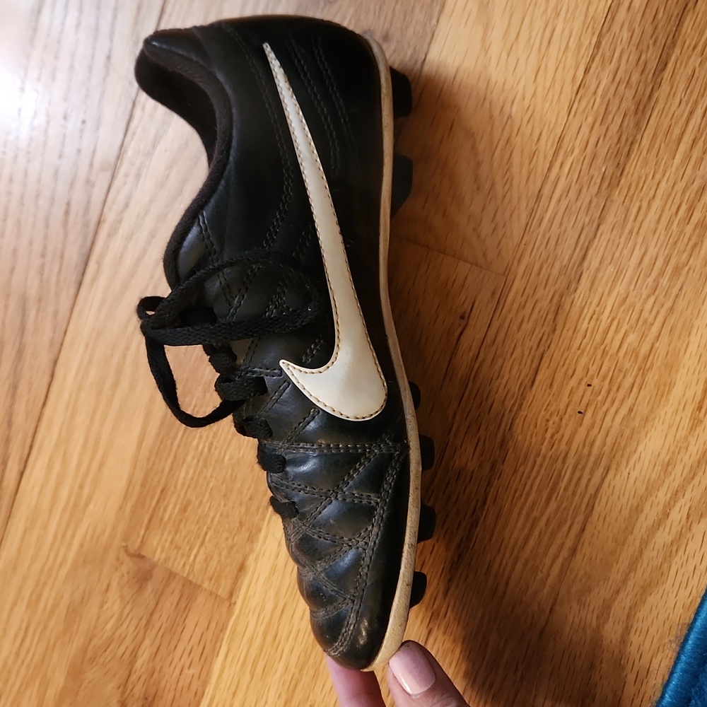 Cleats - Picture 2 of 4